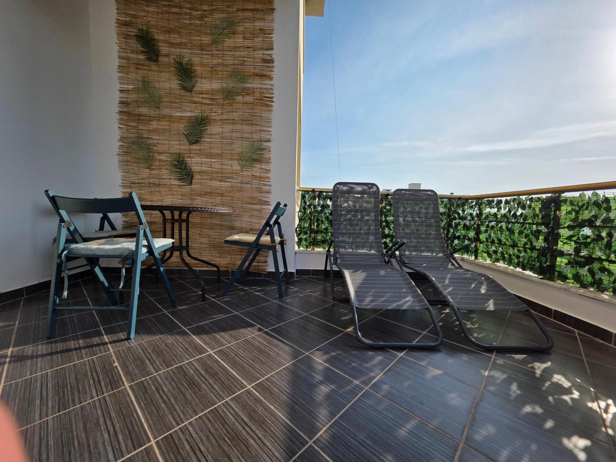 Tropic Apartment Durres Bagian luar foto